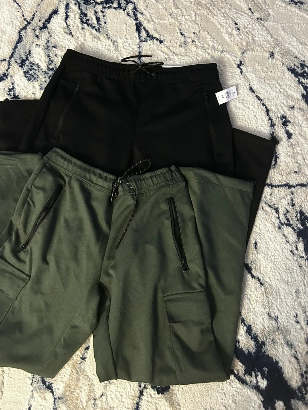 2 Aeropostale Men's Athletic Works Cargo Joggers image indicator(4)