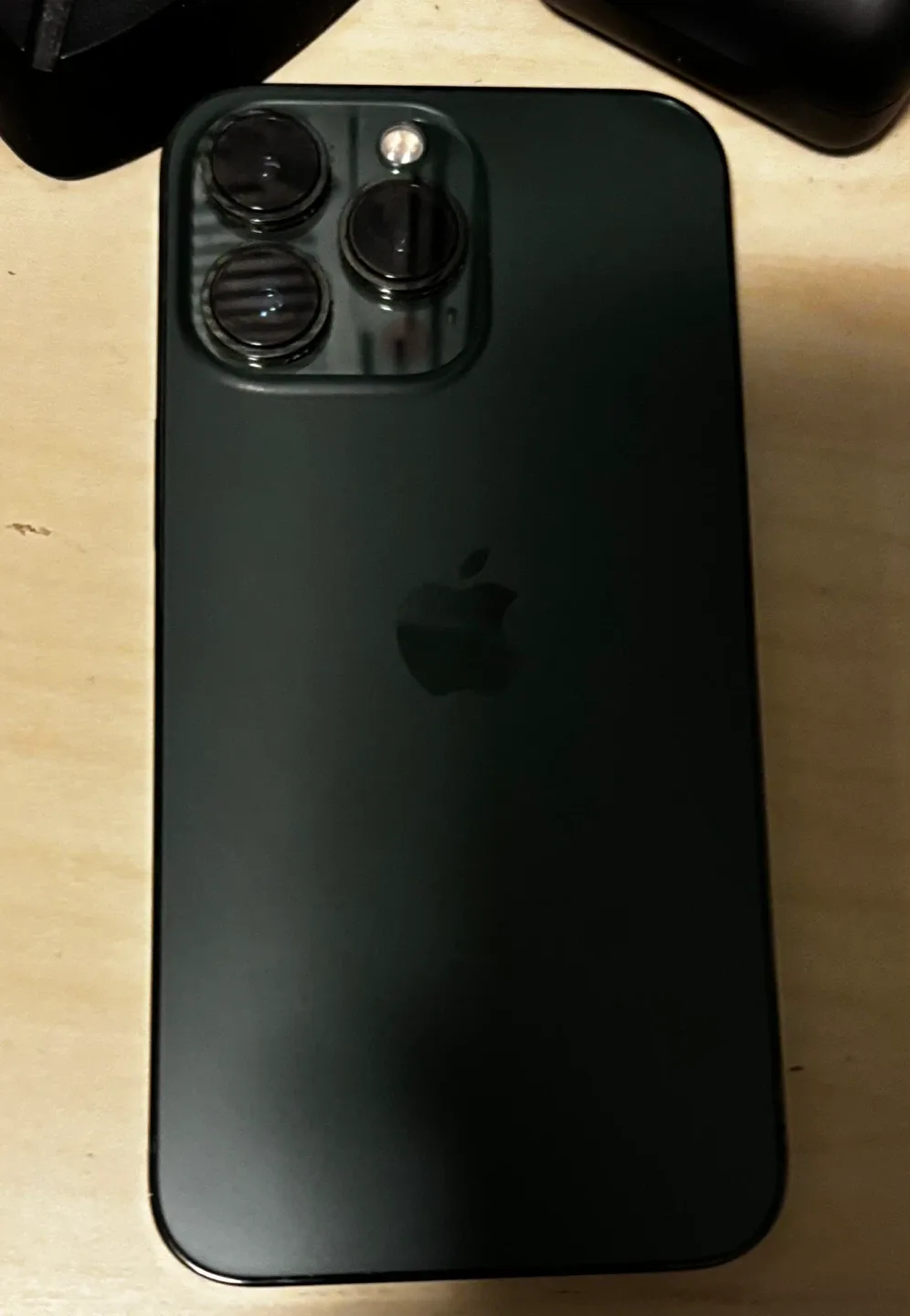 Apple iPhone 13 Pro image indicator(2)