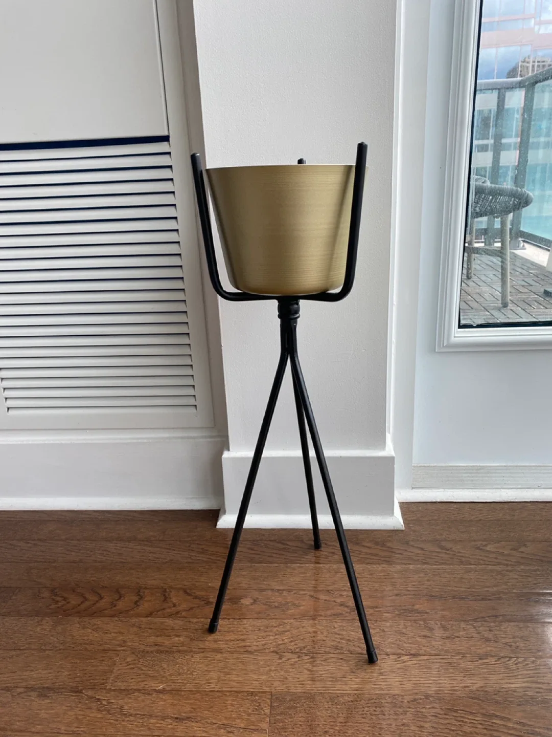 Gold-tone Metal Plant Stand thumbnail