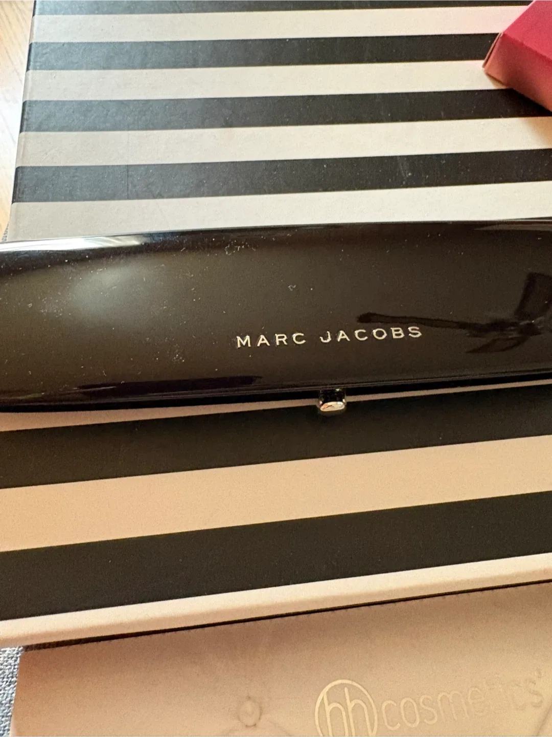 Marc Jacobs & BH Cosmetics Eyeshadow Palettes image indicator(2)