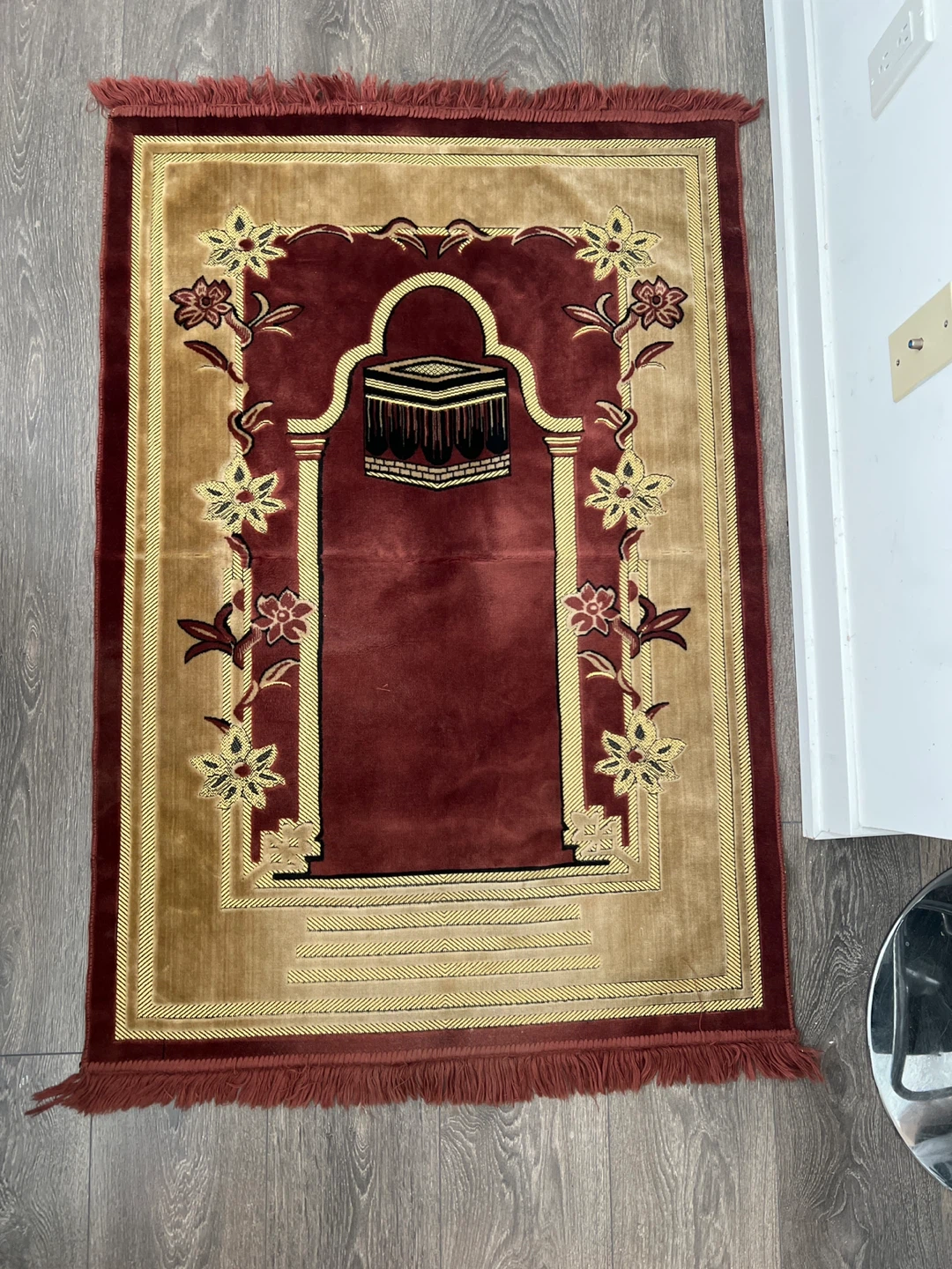 Prayer Rug - Burgundy & Gold