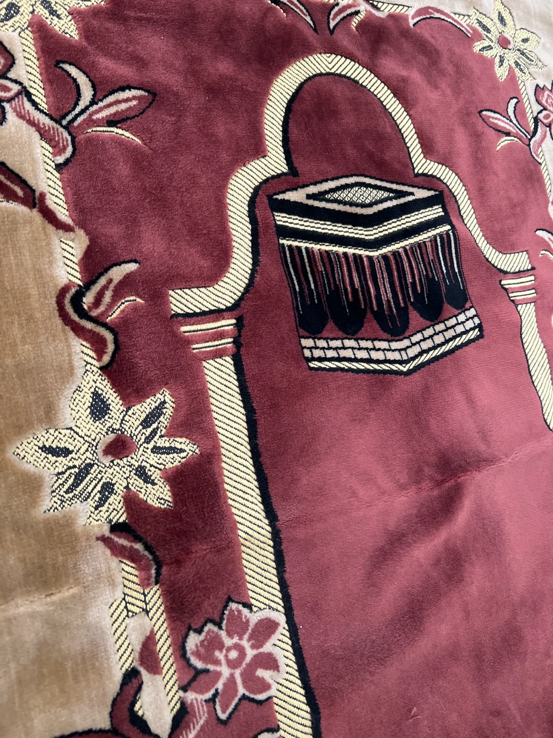 Prayer Rug - Burgundy & Gold - photo 3
