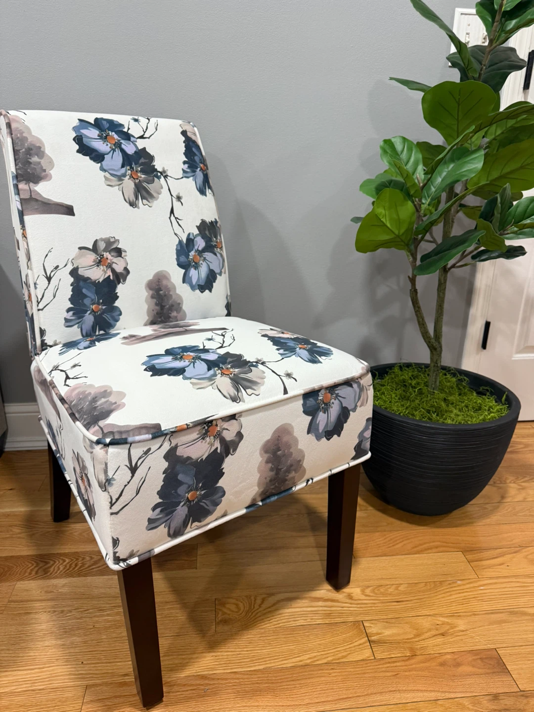 DRM'SCUUM Floral Accent Chair