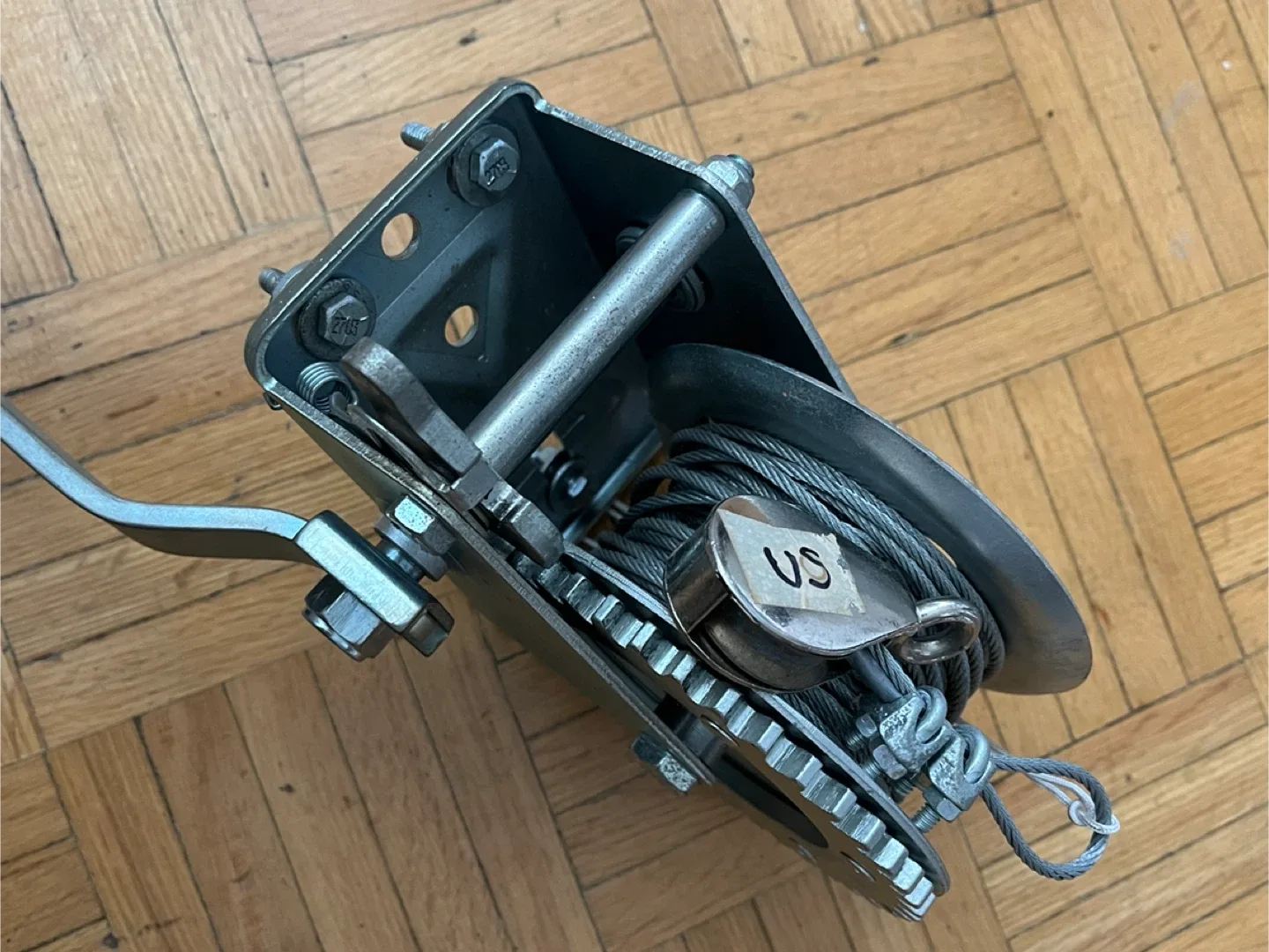 Rhino All Purpose Hand Winch 1200 lbs Capacity image indicator(3)