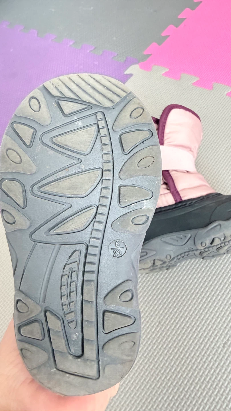 Kamik Pink Winter Boots - Size 6 - photo 2