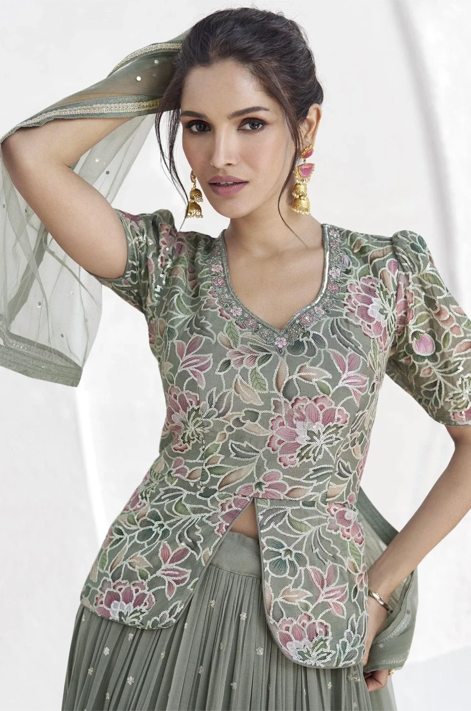 Floral Embroidered Lehenga Choli Set perfect for reception image indicator(3)