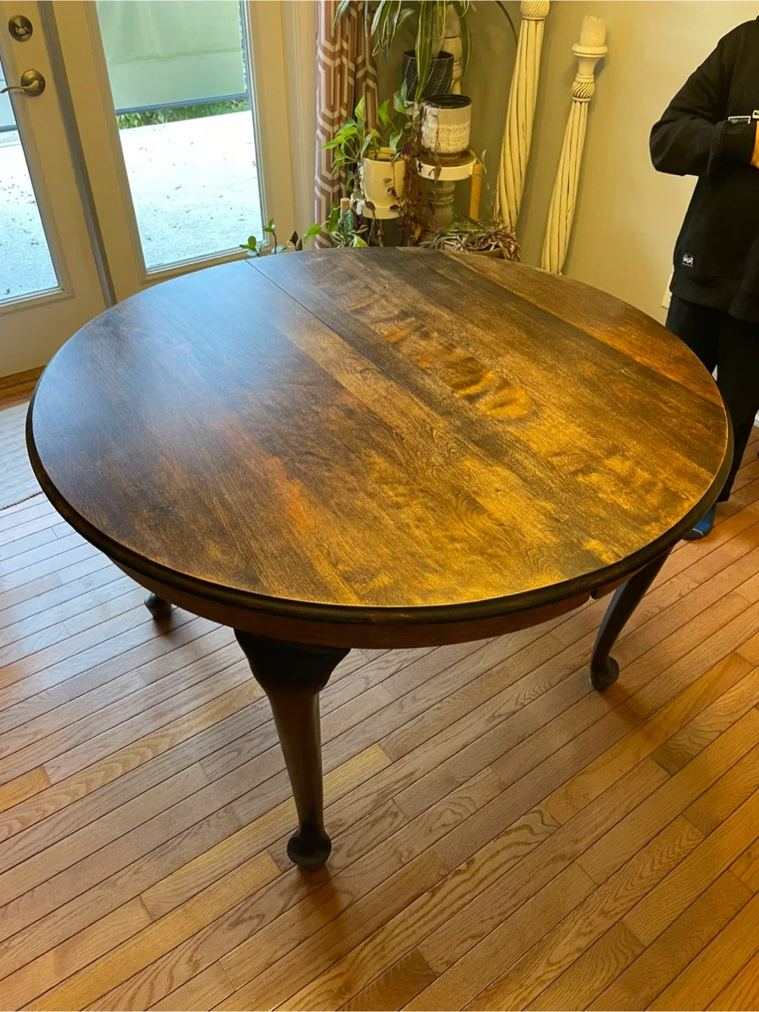 Antique Mahogany Oval Dining Table image indicator(2)