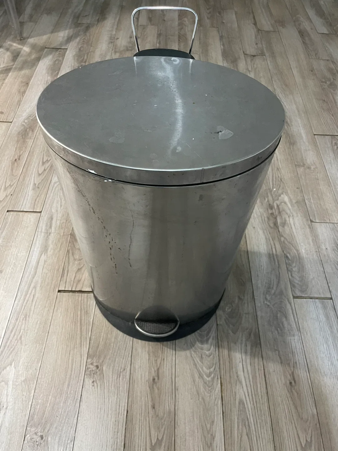 Silver Step-On Trash Can thumbnail