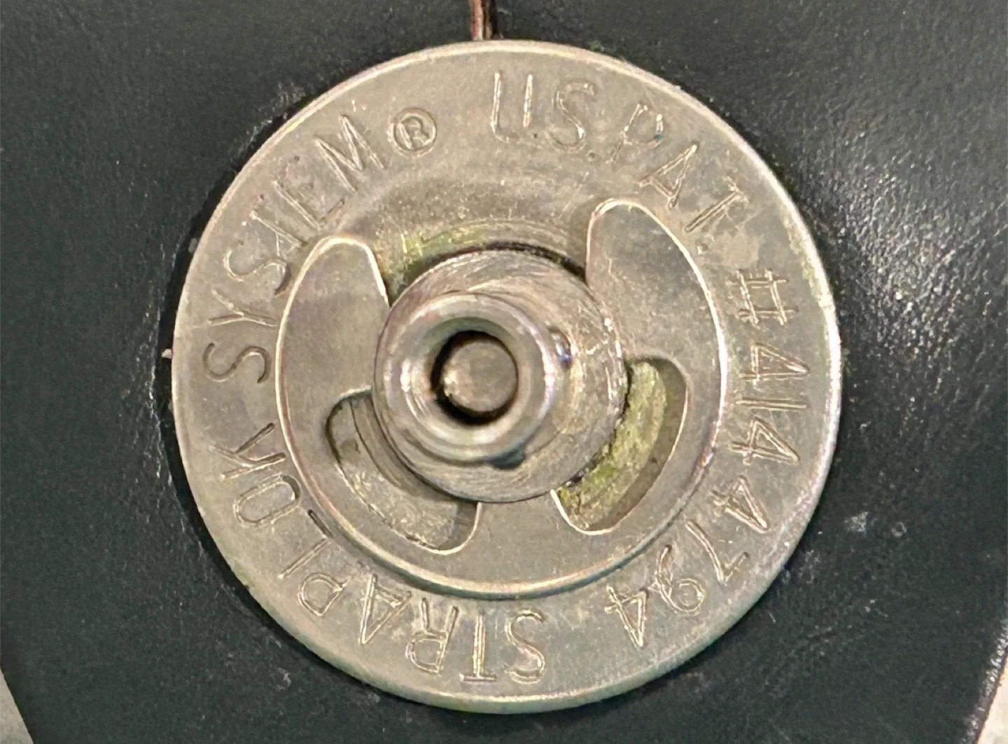 Black StrapLok System Guitar Strap image indicator(4)