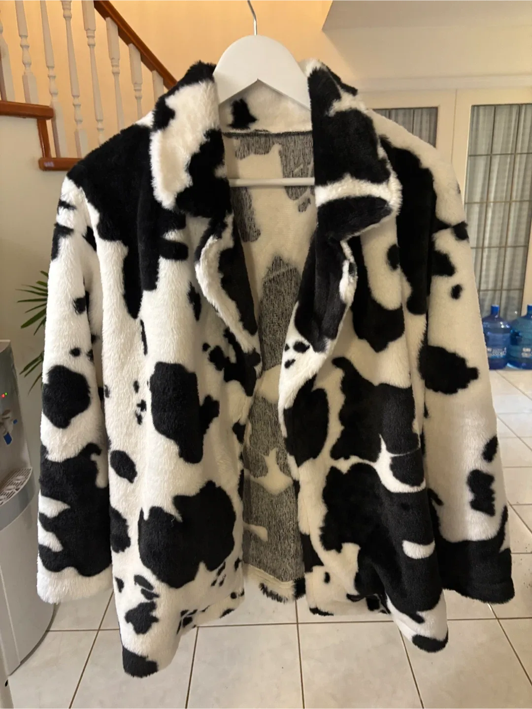 Soft Cow-Print Jacket 🐮 - Cozy, Cute & Trendy! image indicator(3)