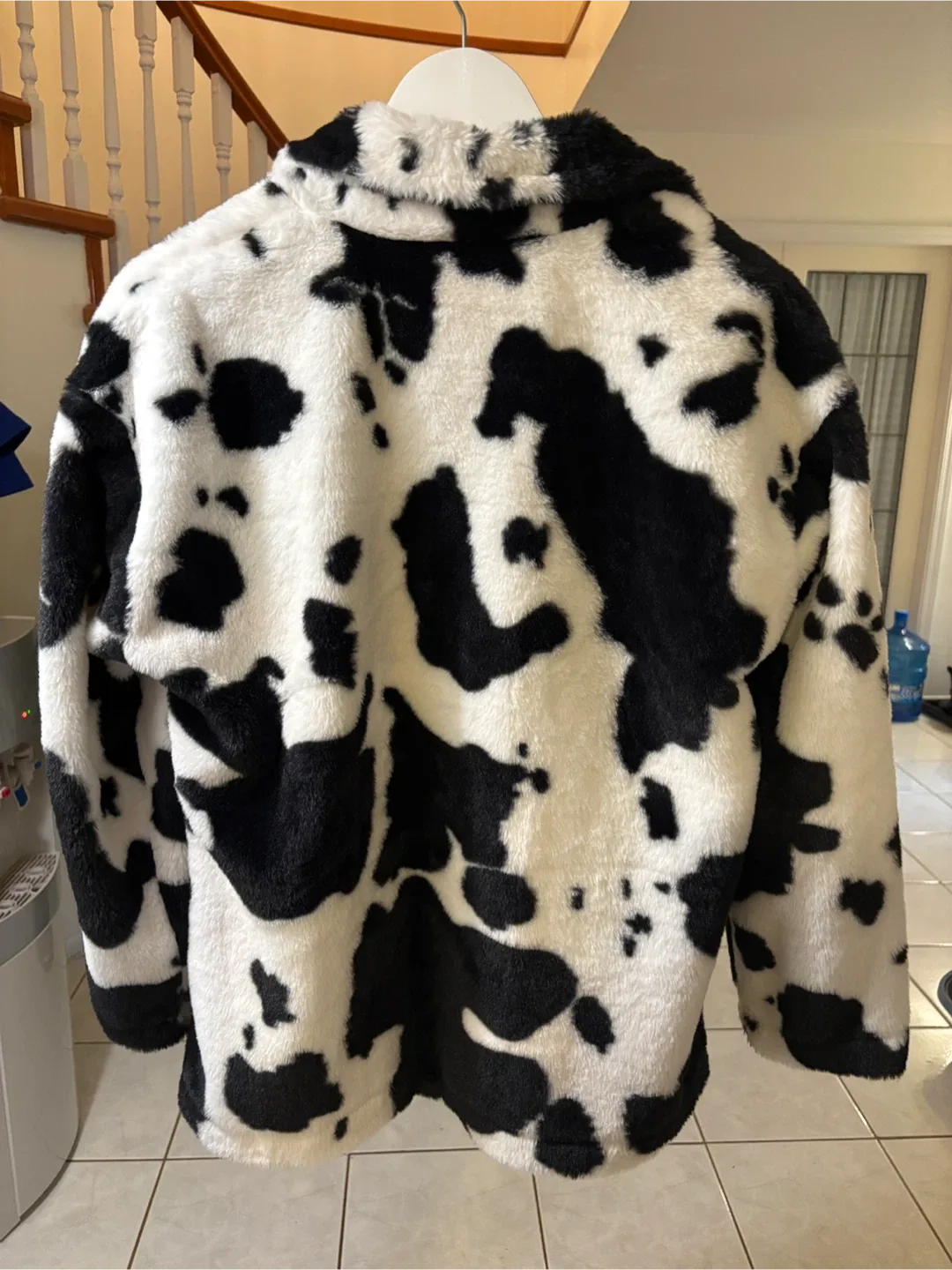 Soft Cow-Print Jacket 🐮 - Cozy, Cute & Trendy! image indicator(2)