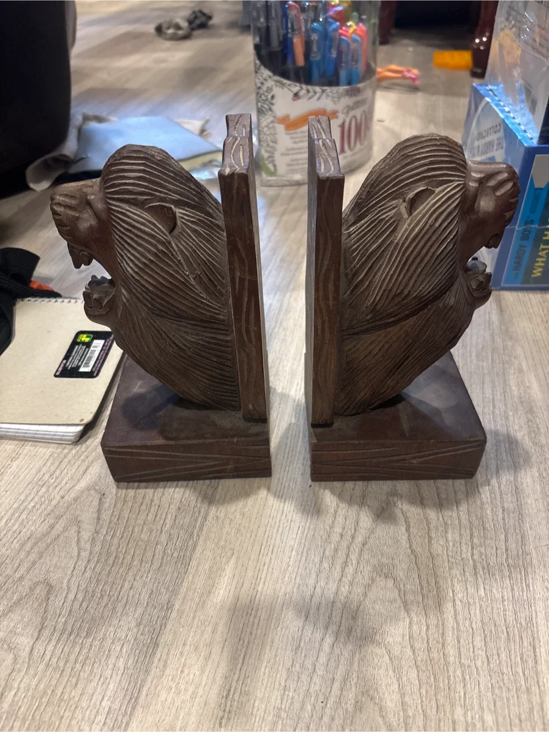 Lion Head Wooden Bookends image indicator(2)