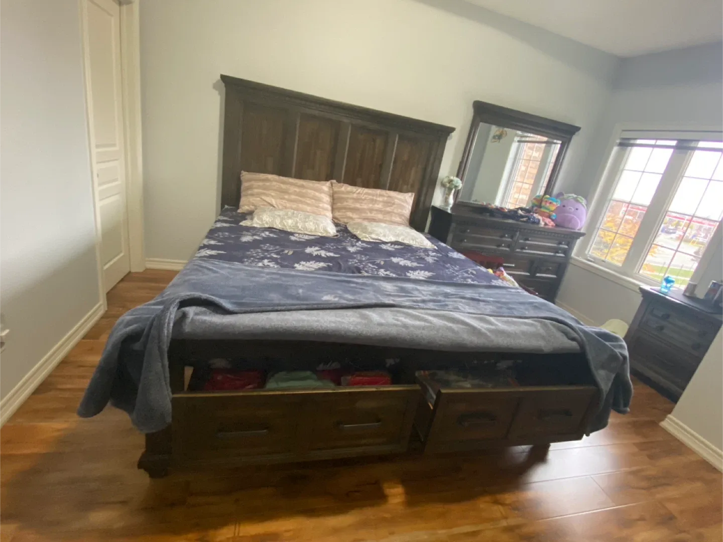 URGENT!!!!!!! Moving out sale for king size bedroom set image indicator(2)