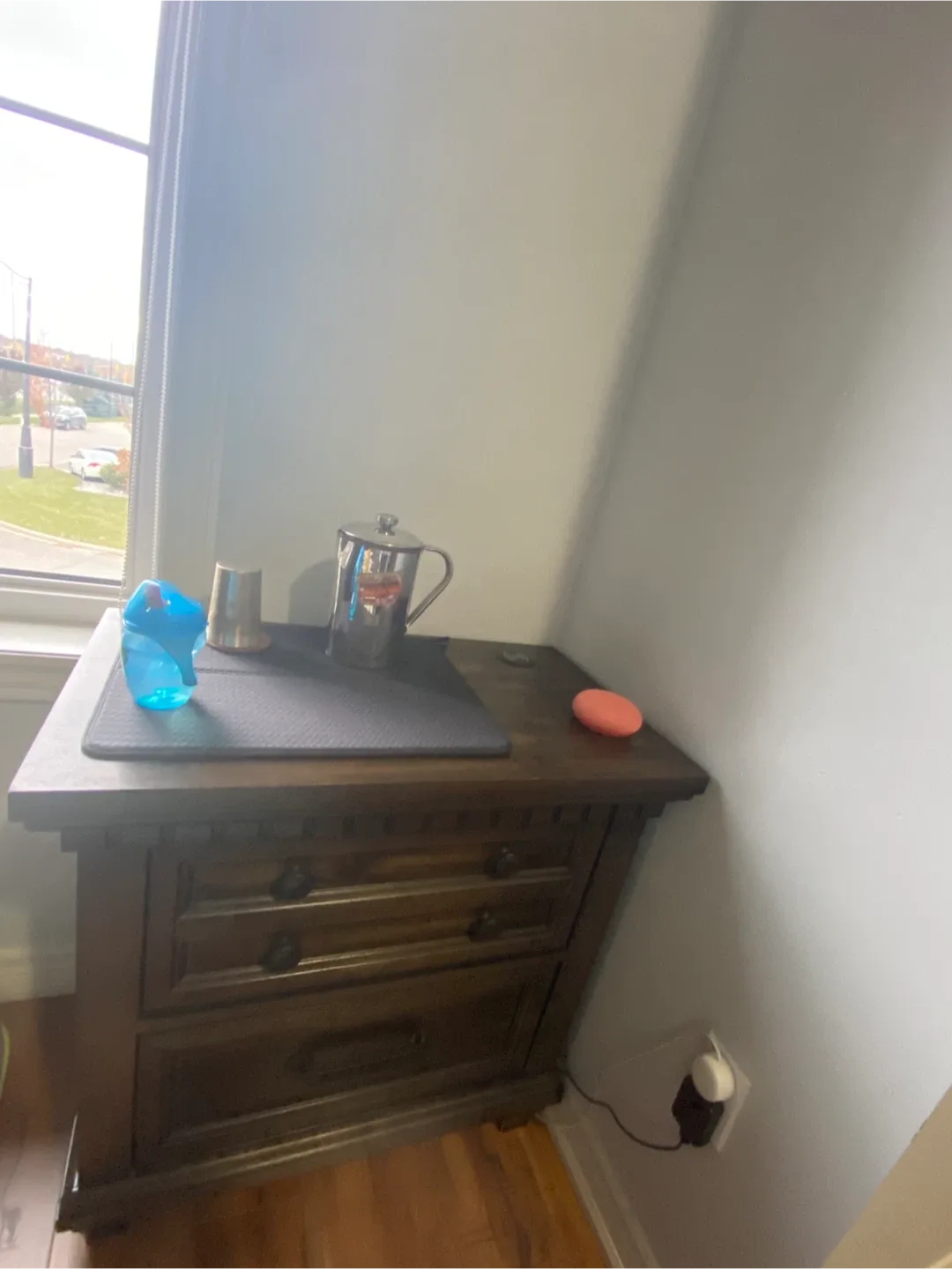 URGENT!!!!!!! Moving out sale for king size bedroom set image indicator(3)