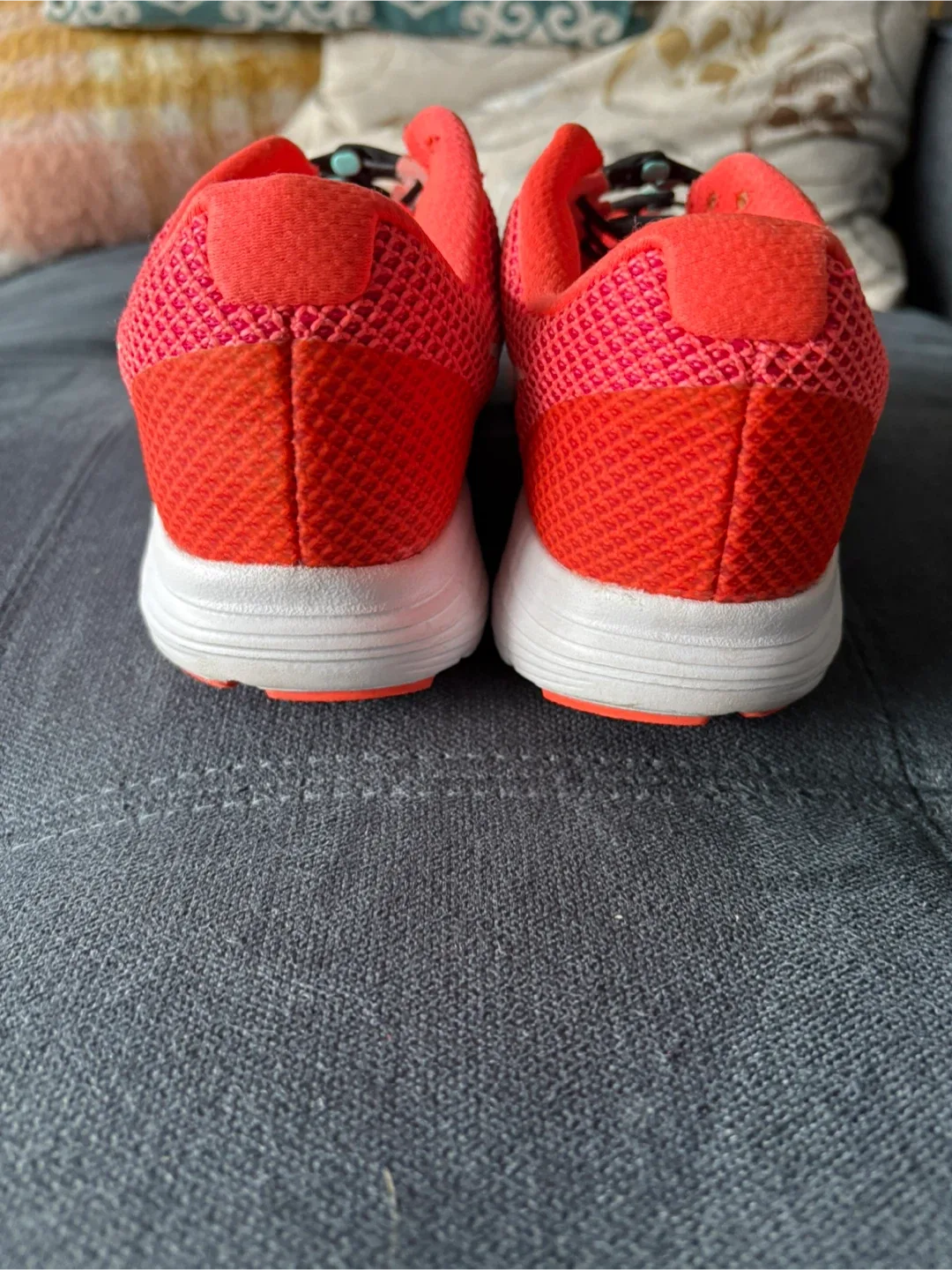Nike Runners/ shoes 8W image indicator(5)
