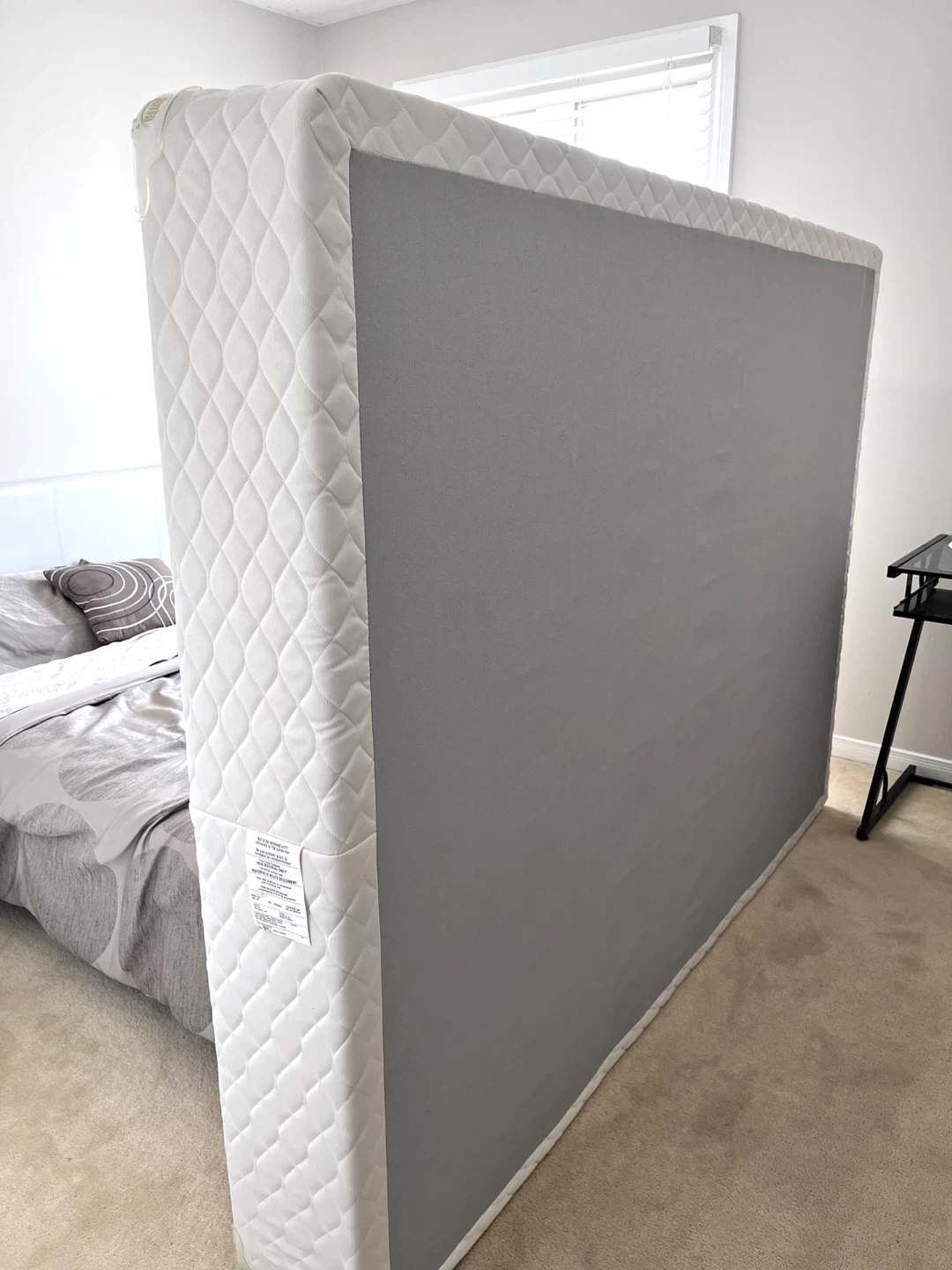 Free Queen-Size Serta Box Spring 🥕 - photo 2