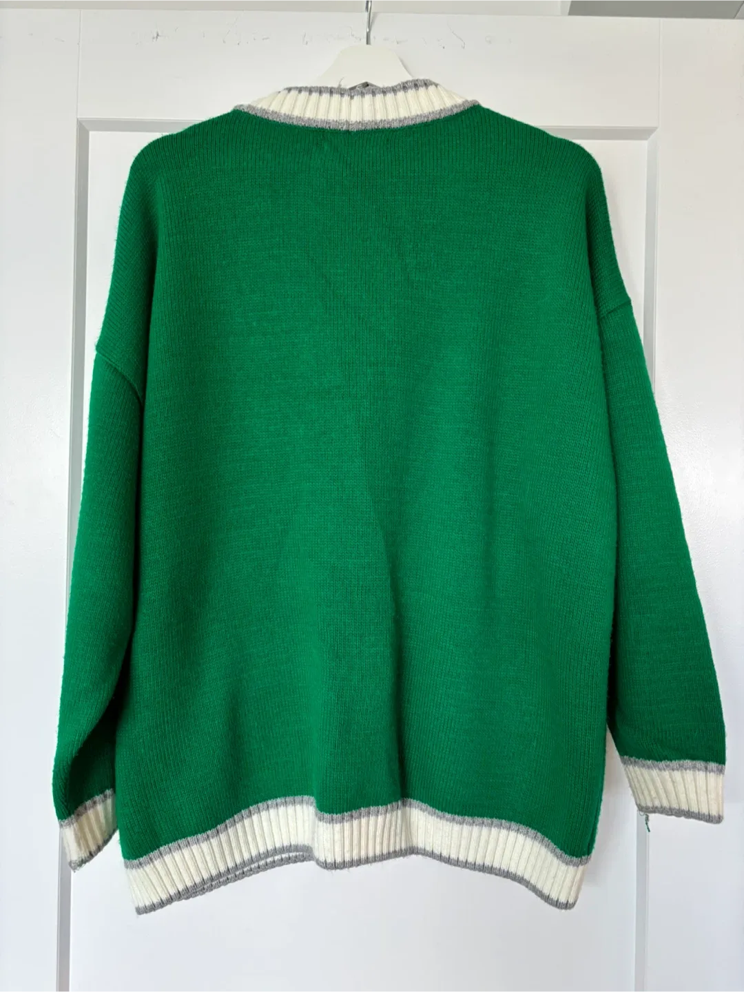 Green & White Cardigan Sweater – One Size image indicator(2)