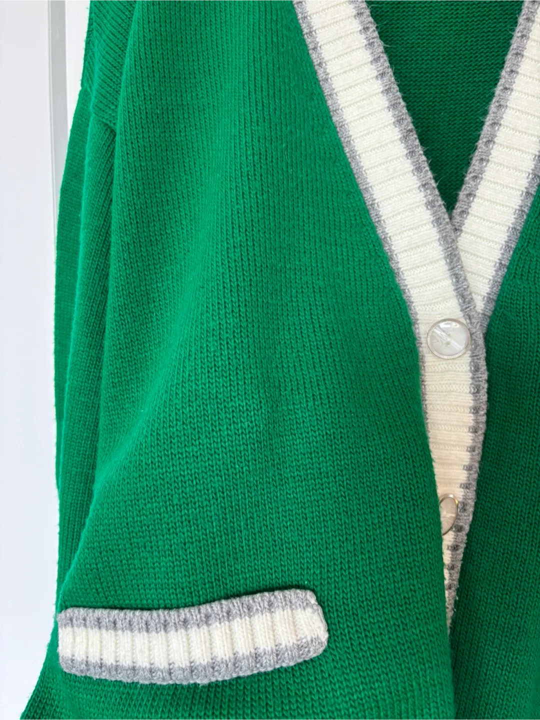 Green & White Cardigan Sweater – One Size image indicator(3)