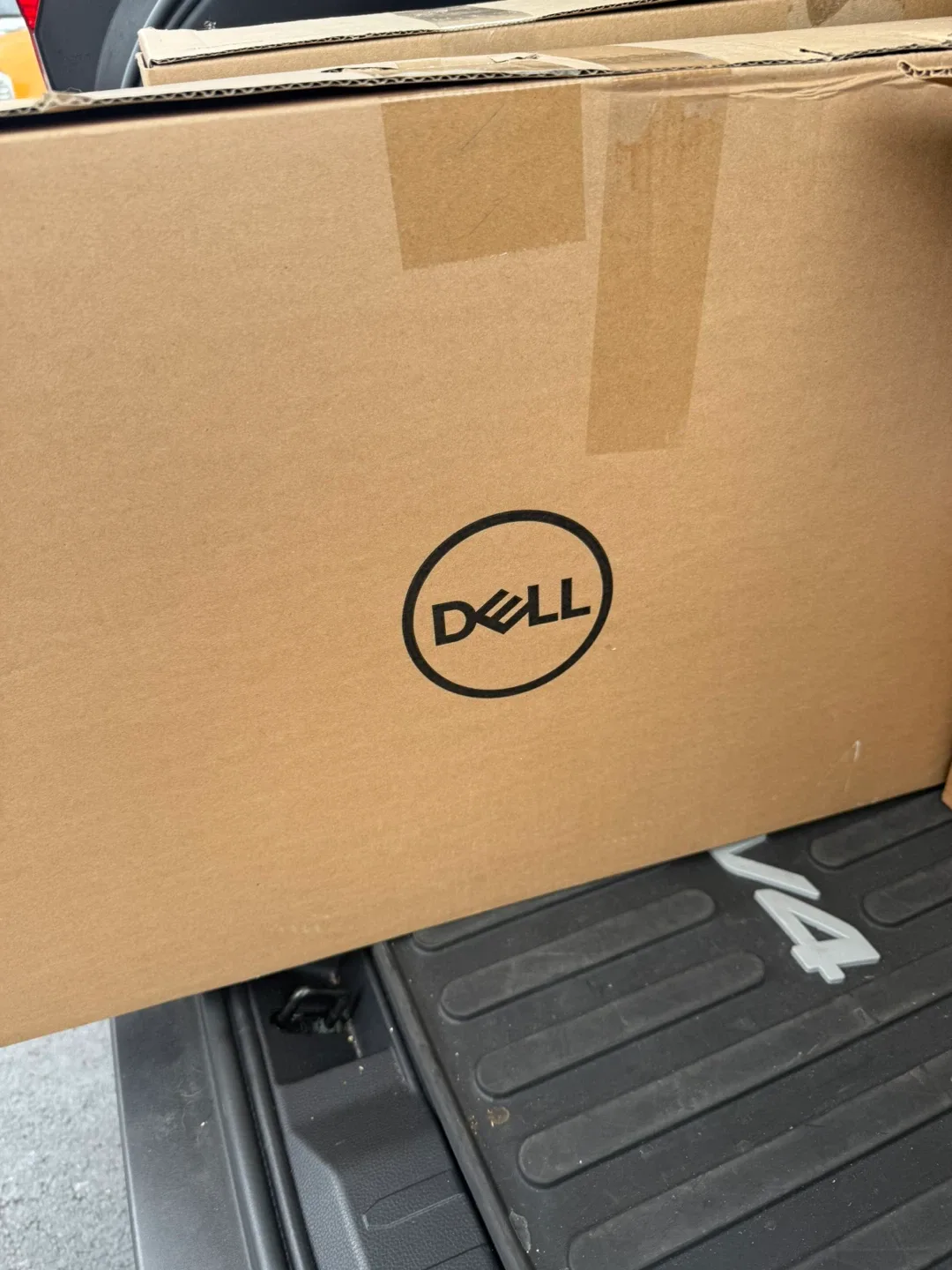 Dell C2423H 24 inch Monitor - Like New! image indicator(4)