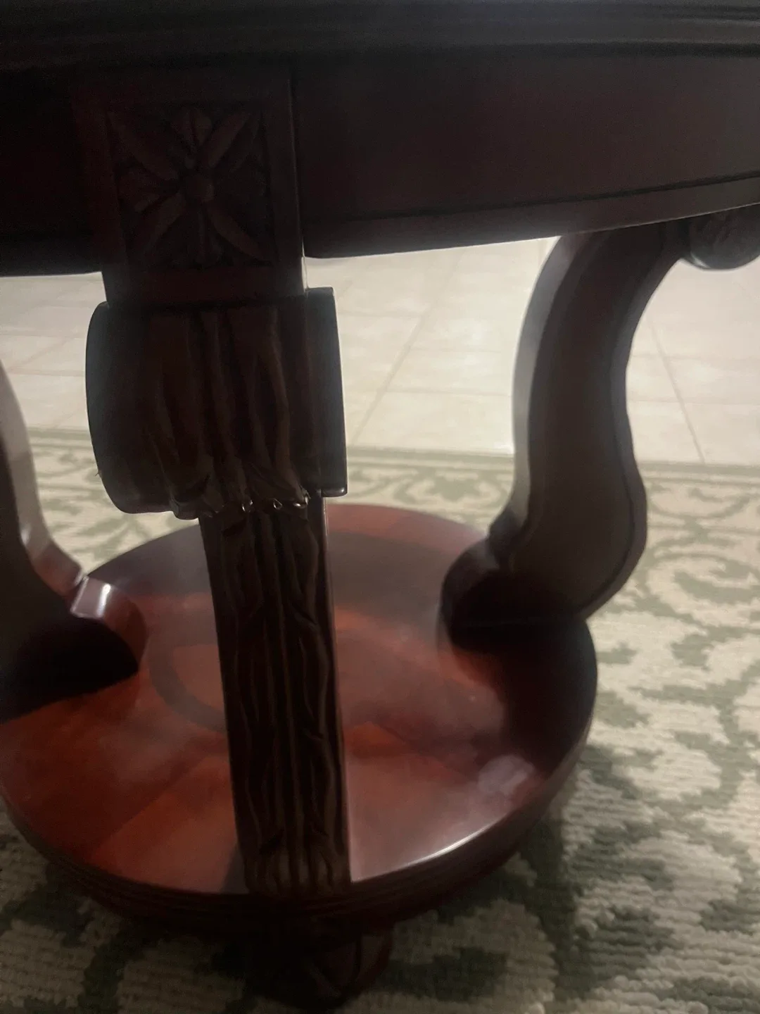 Round Glass Top Coffee Table image indicator(4)