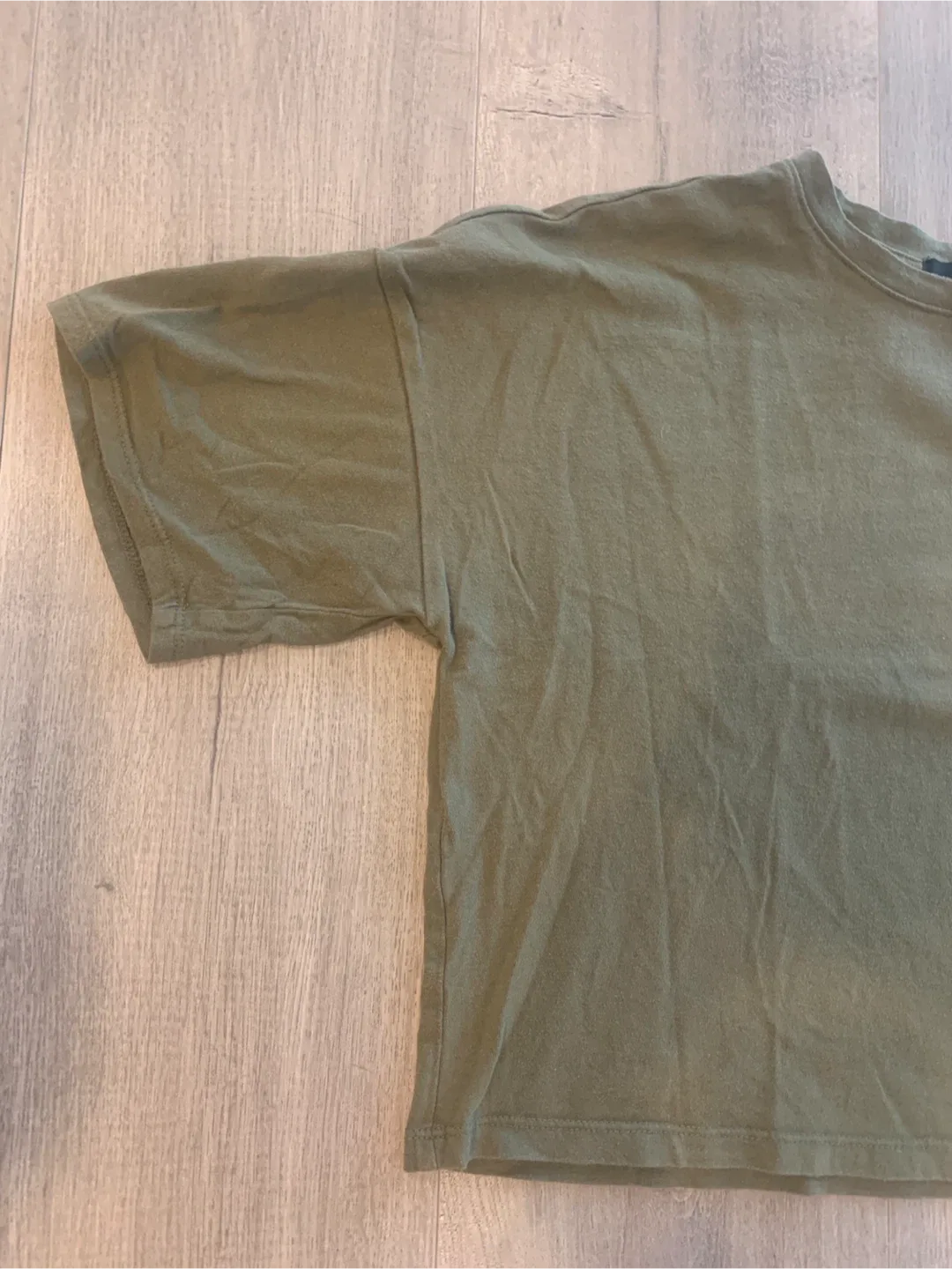 Forever 21 Olive Green Cropped T-Shirt - Size M image indicator(4)