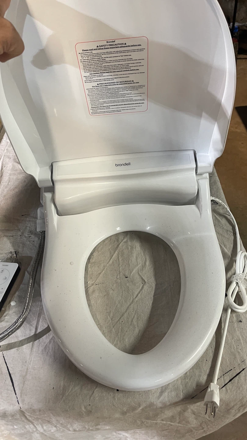 Brondell CL1700 Electronic Bidet Seat - photo 2