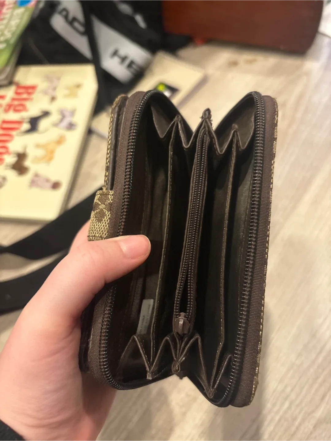 Louis Vuitton Inspired Wallet image indicator(4)