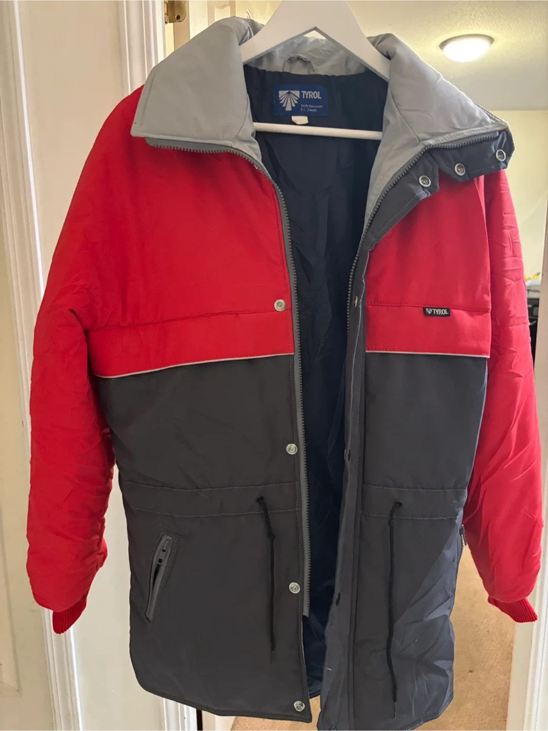 Men’s Tyrol Winter Jacket Size M 🇨🇦 Made in North Vancouver, BC image indicator(3)