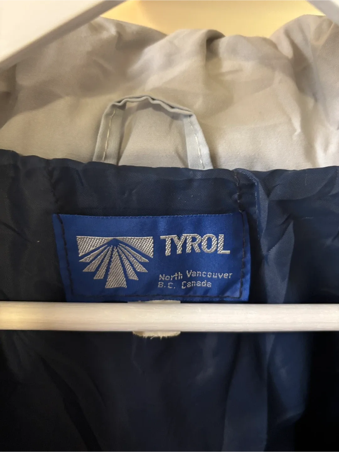 Men’s Tyrol Winter Jacket Size M 🇨🇦 Made in North Vancouver, BC image indicator(5)