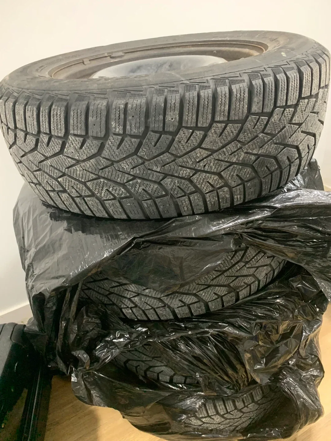 Used Winter Tires image indicator(3)