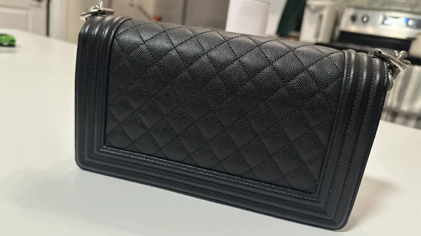 Chanel Boy Bag Black caviar - photo 2