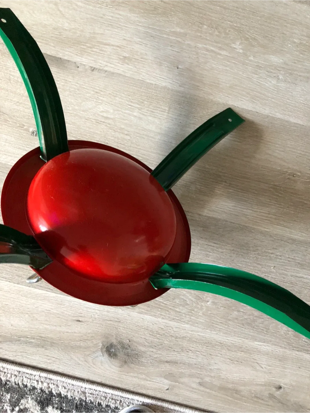 Christmas Tree Stand - Red and Green image indicator(5)