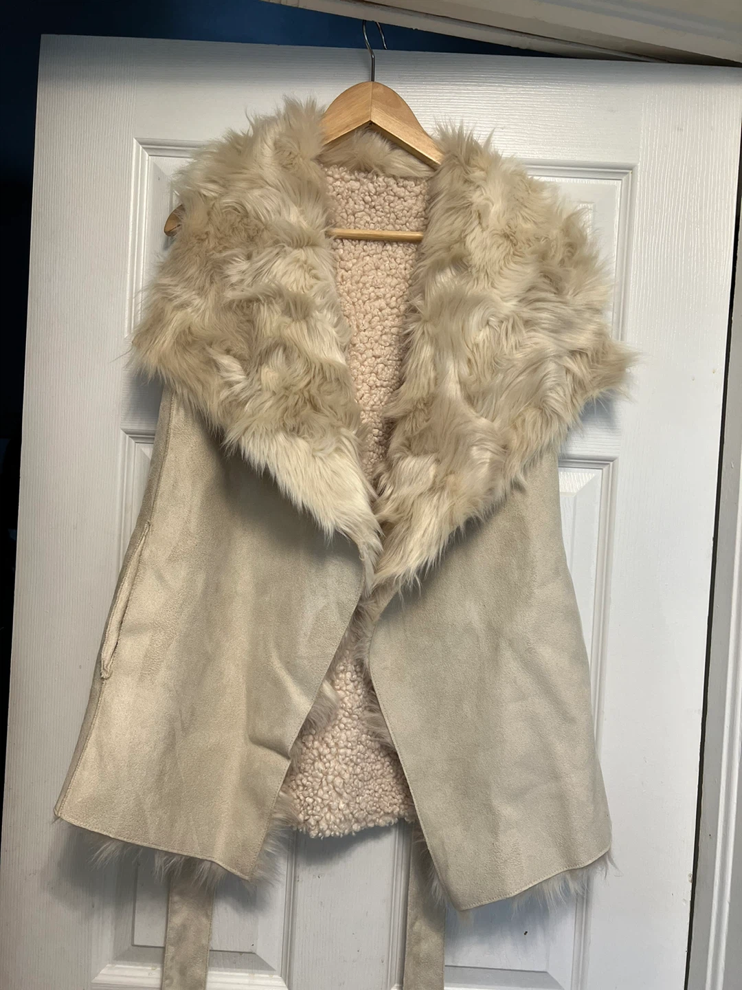 New- Guess Reversible Nami Vest - Size S/P