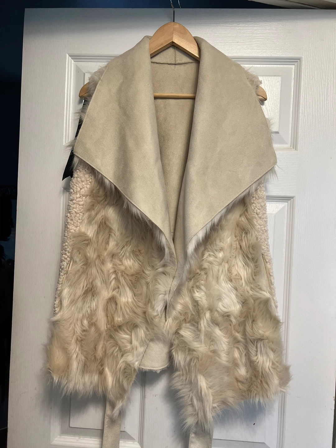 New- Guess Reversible Nami Vest - Size S/P - photo 2