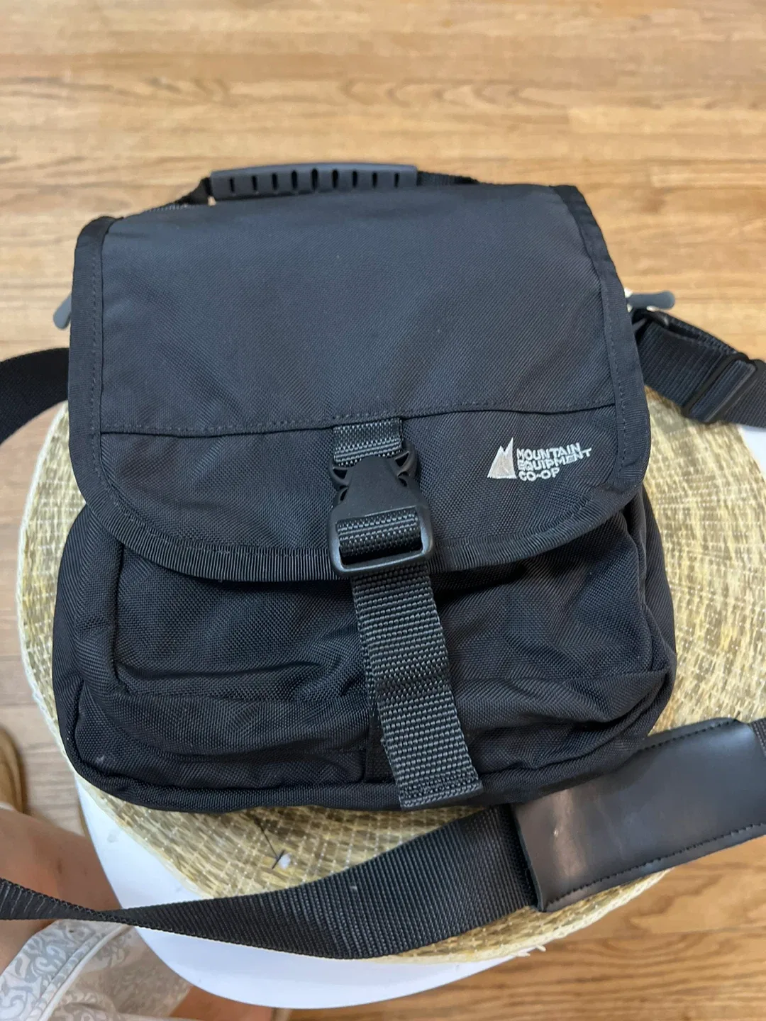 Mountain Equipment Co-op (Mec) bag thumbnail