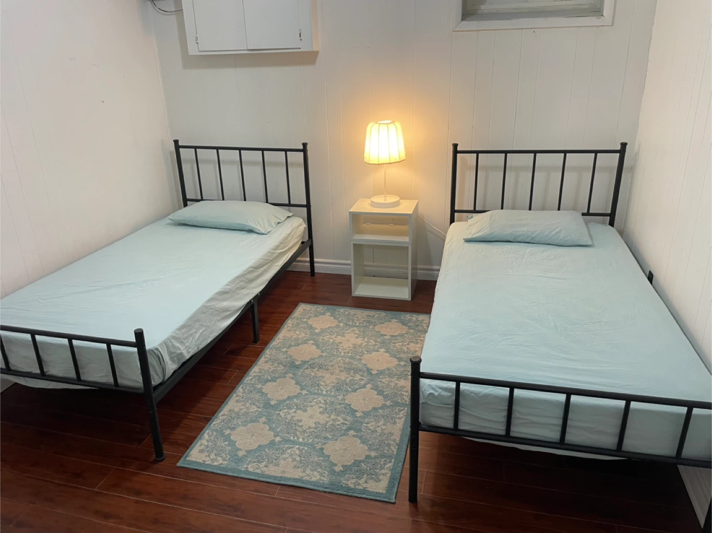 Furnished room in sharing with one girl in Scarborough