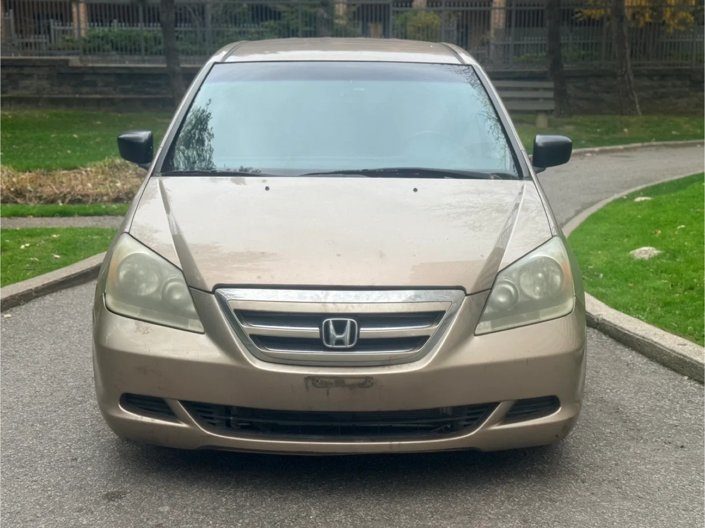 2007 Honda Odyssey LX Minivan - Gold image indicator(2)