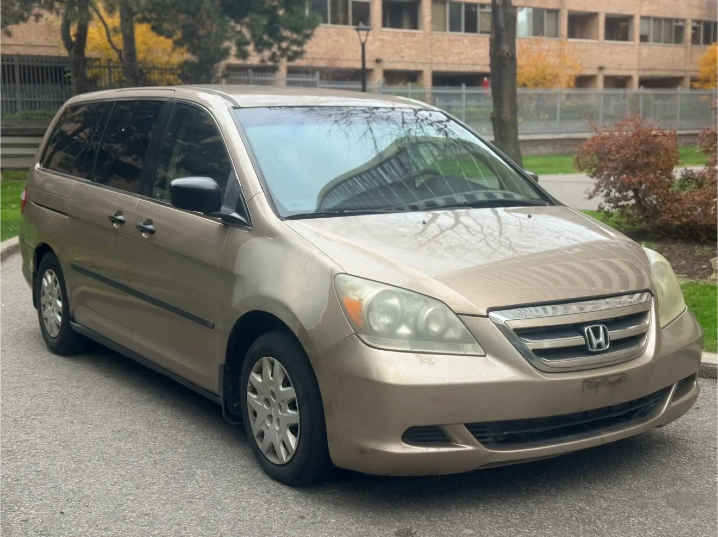 2007 Honda Odyssey LX Minivan - Gold image indicator(3)