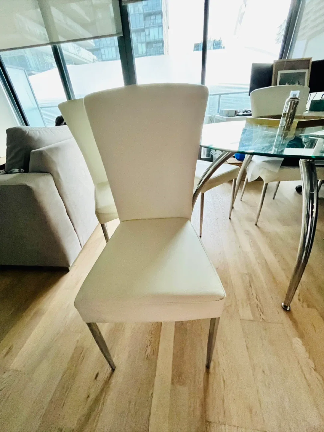 White Dining Chair - Modern Style thumbnail