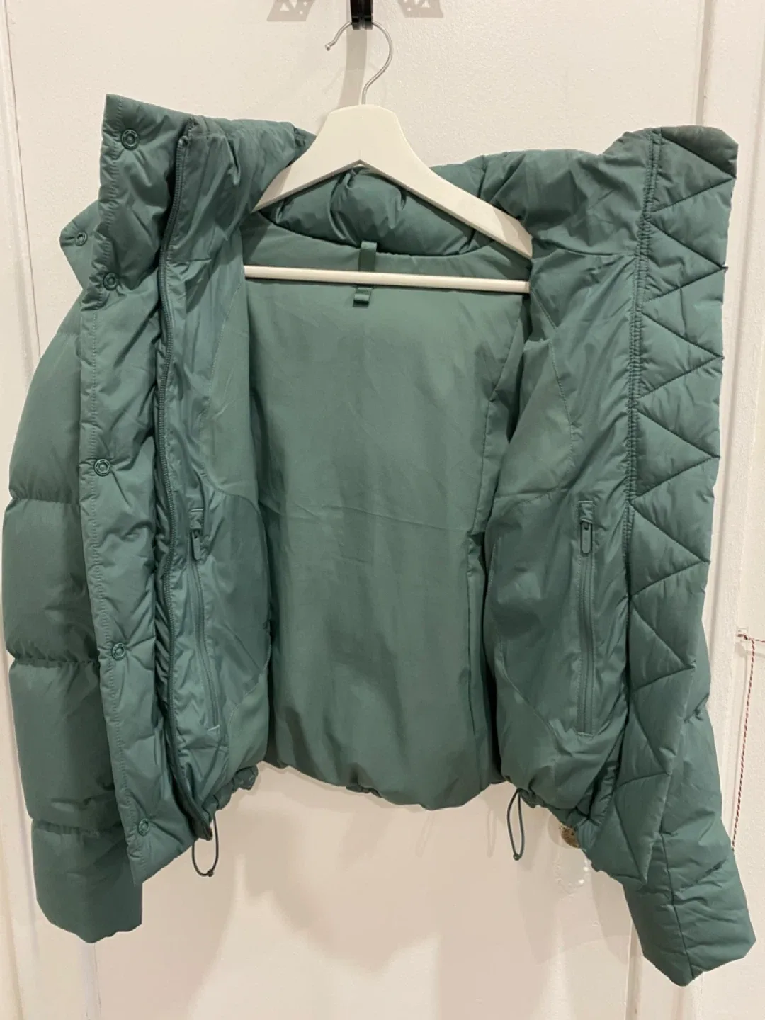 Lululemon Wunder Puff Cropped Jacket, Size 4, Green image indicator(4)
