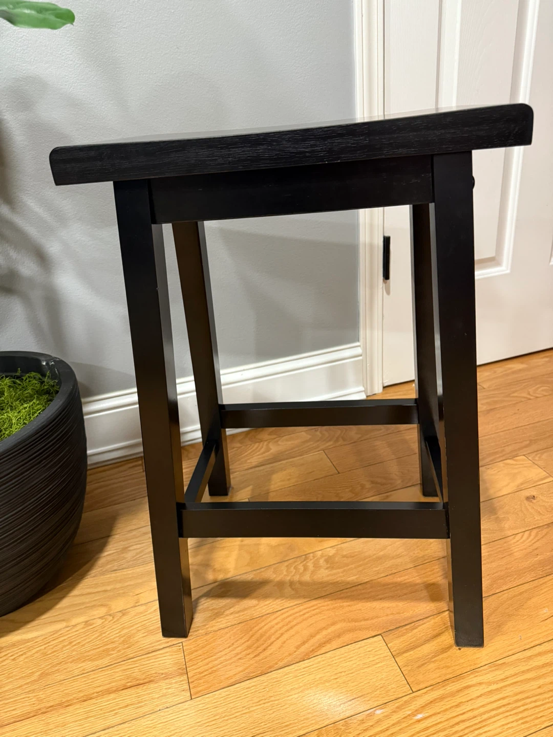 Set of 2 Black Saddle Stools - photo 3