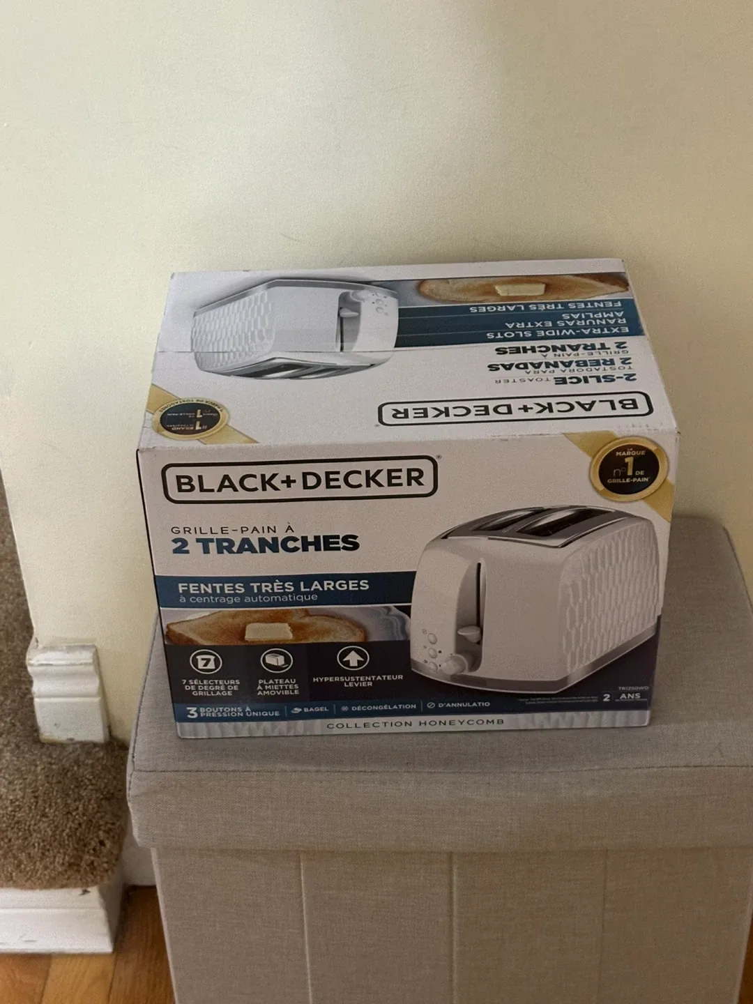 Black+Decker 2-Slice Toaster - White image indicator(2)