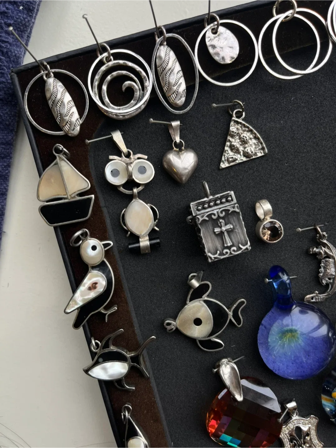 Charms/Pendants image indicator(6)