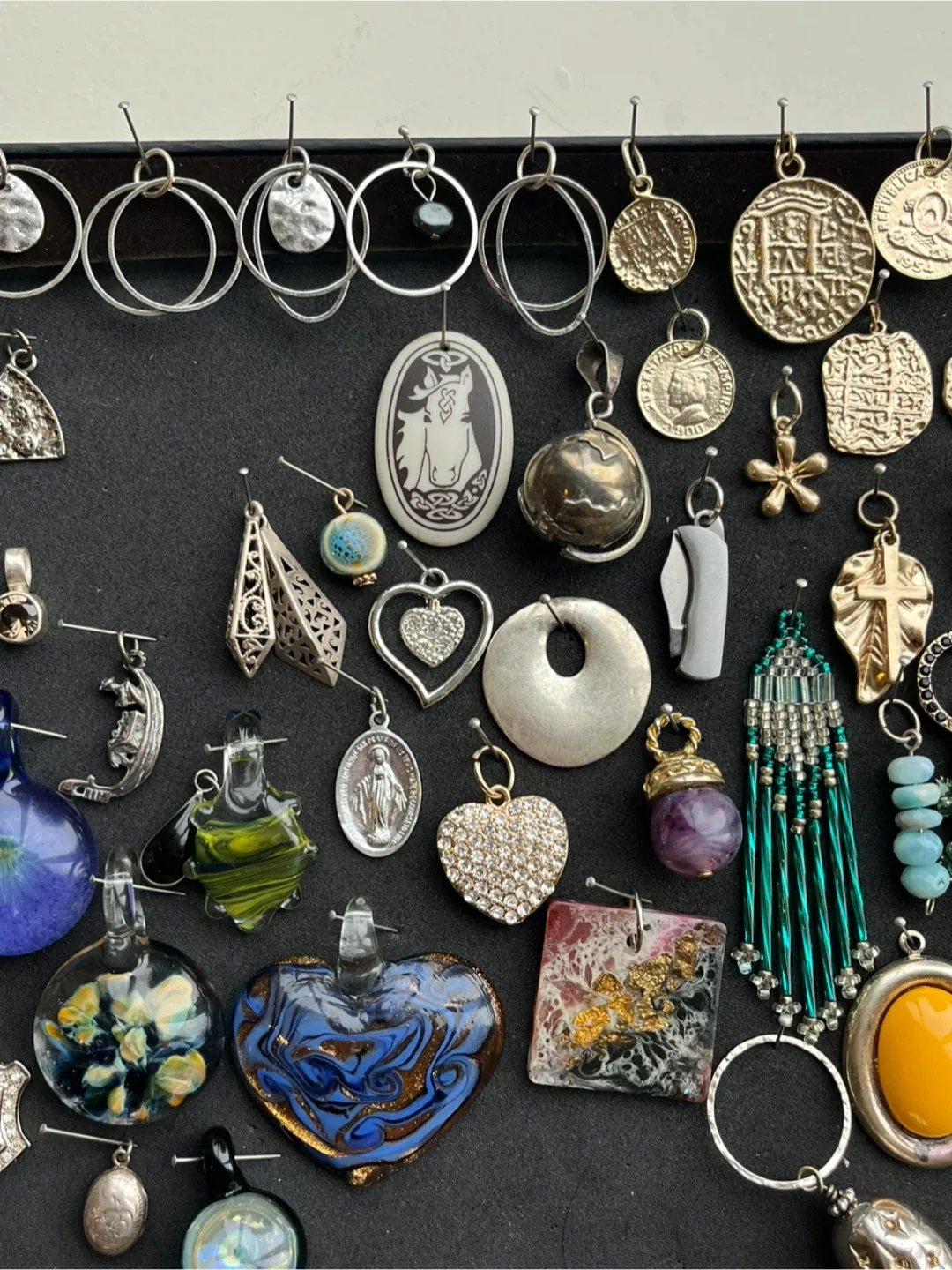 Charms/Pendants image indicator(2)