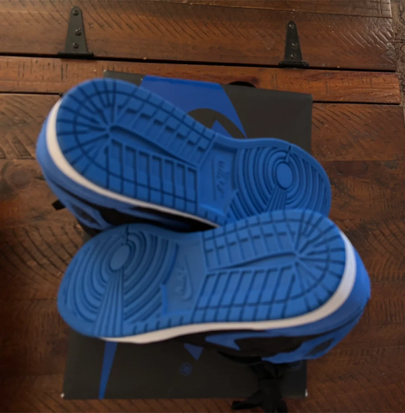 Nike Air Jordan 1 Retro High Hyper Royal - Size 6.5 image indicator(3)