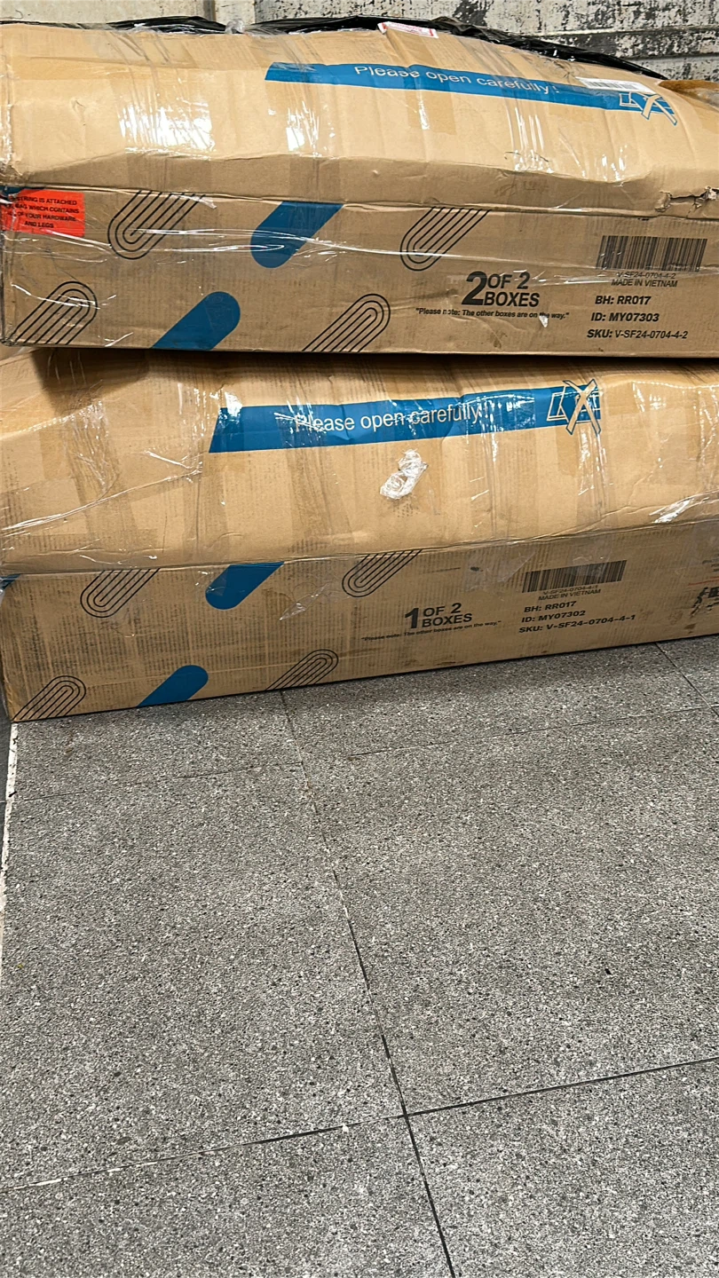 Grey Sectional Sofa - New in Box - photo 4