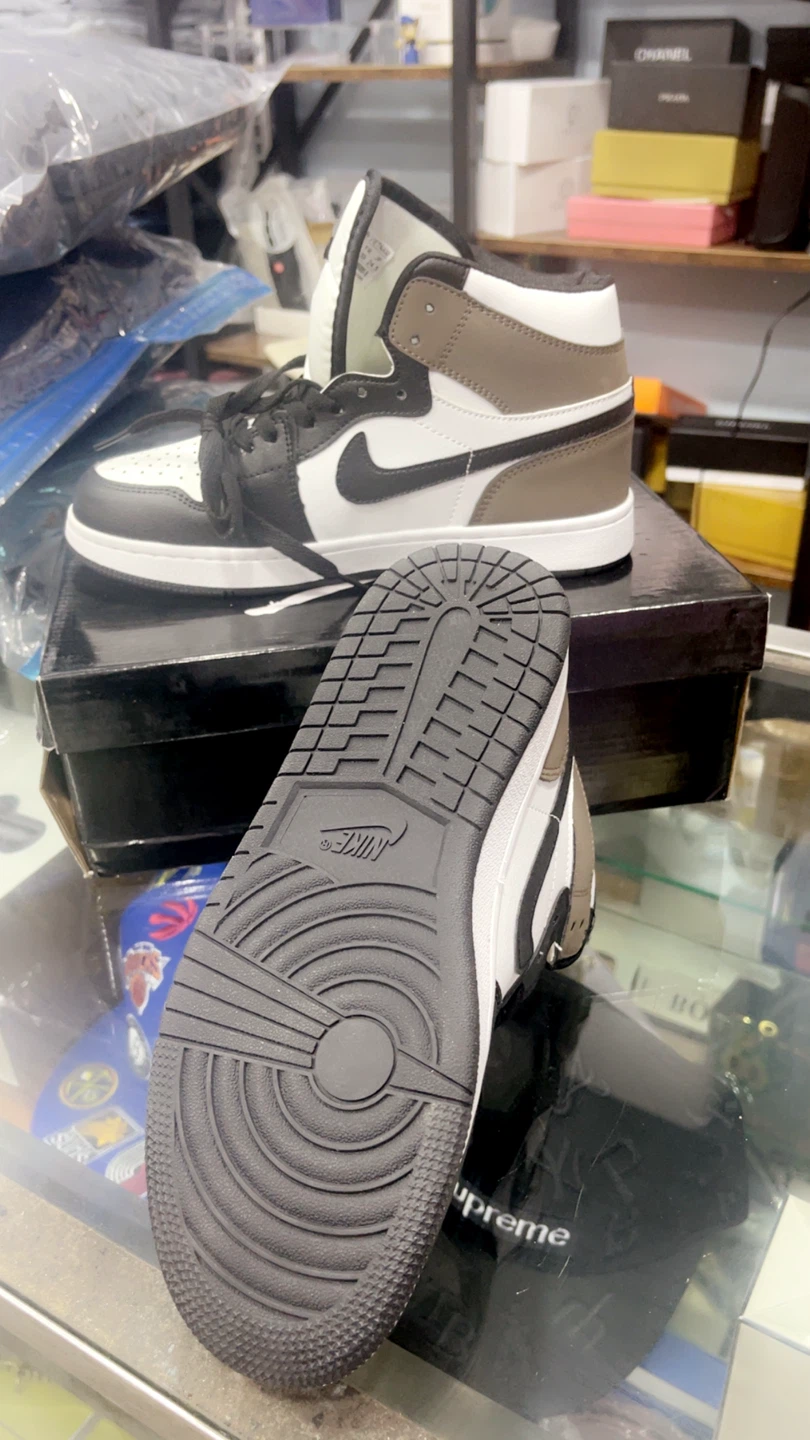 Nike Air Jordan 1 High Black/White/Mocha - photo 4