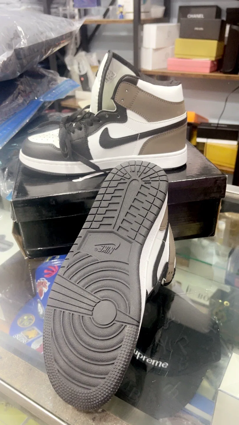 Nike Air Jordan 1 High Black/White/Mocha image indicator(4)