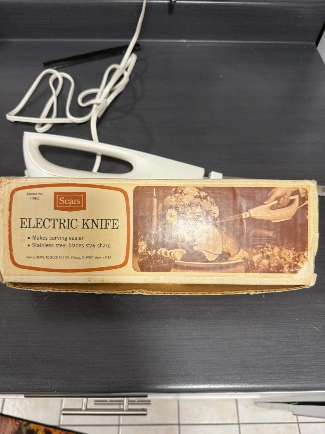Vintage Sears Electric Knife with Box image indicator(2)