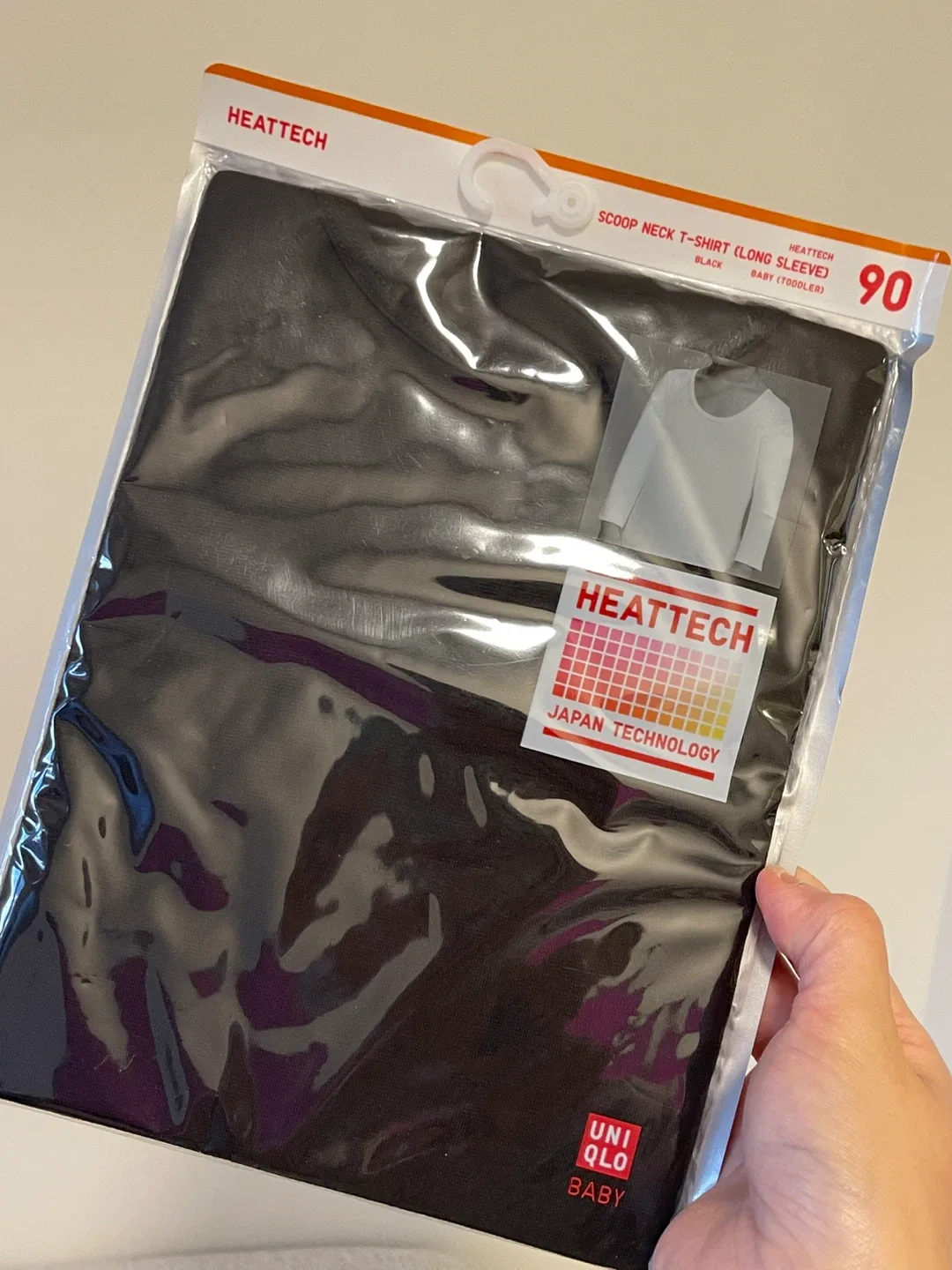 New Uniqlo Baby Heattech Set Size 90 image indicator(2)